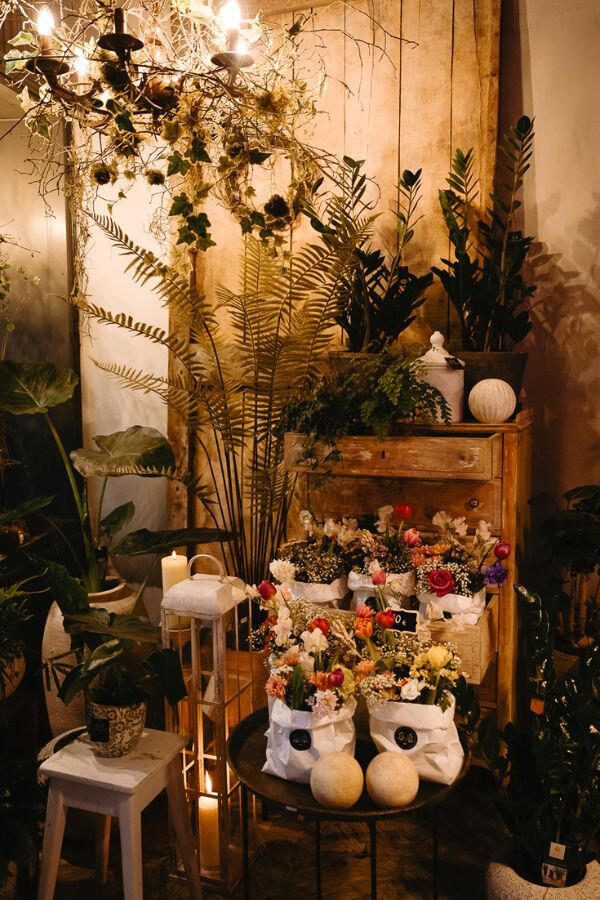 Esquina de flores Esquina de flores. Floristería Flor de Sauco - Ponferrada