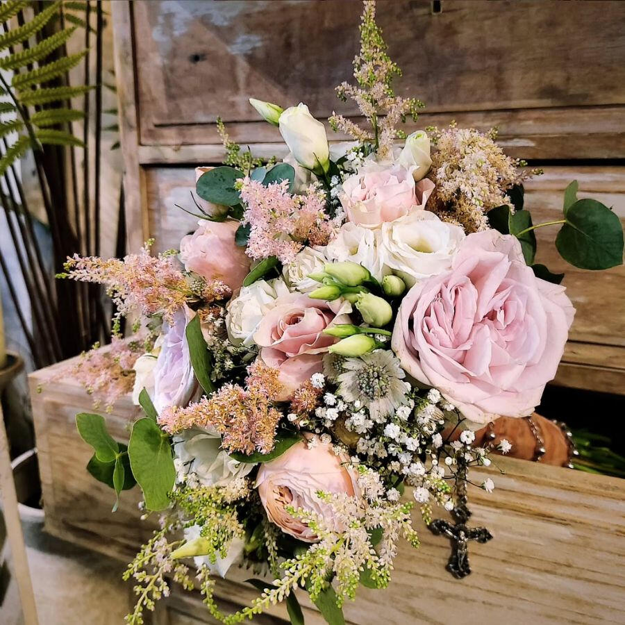 Ramo de novia rosa Ramo de novia con rosas blancas y rosas